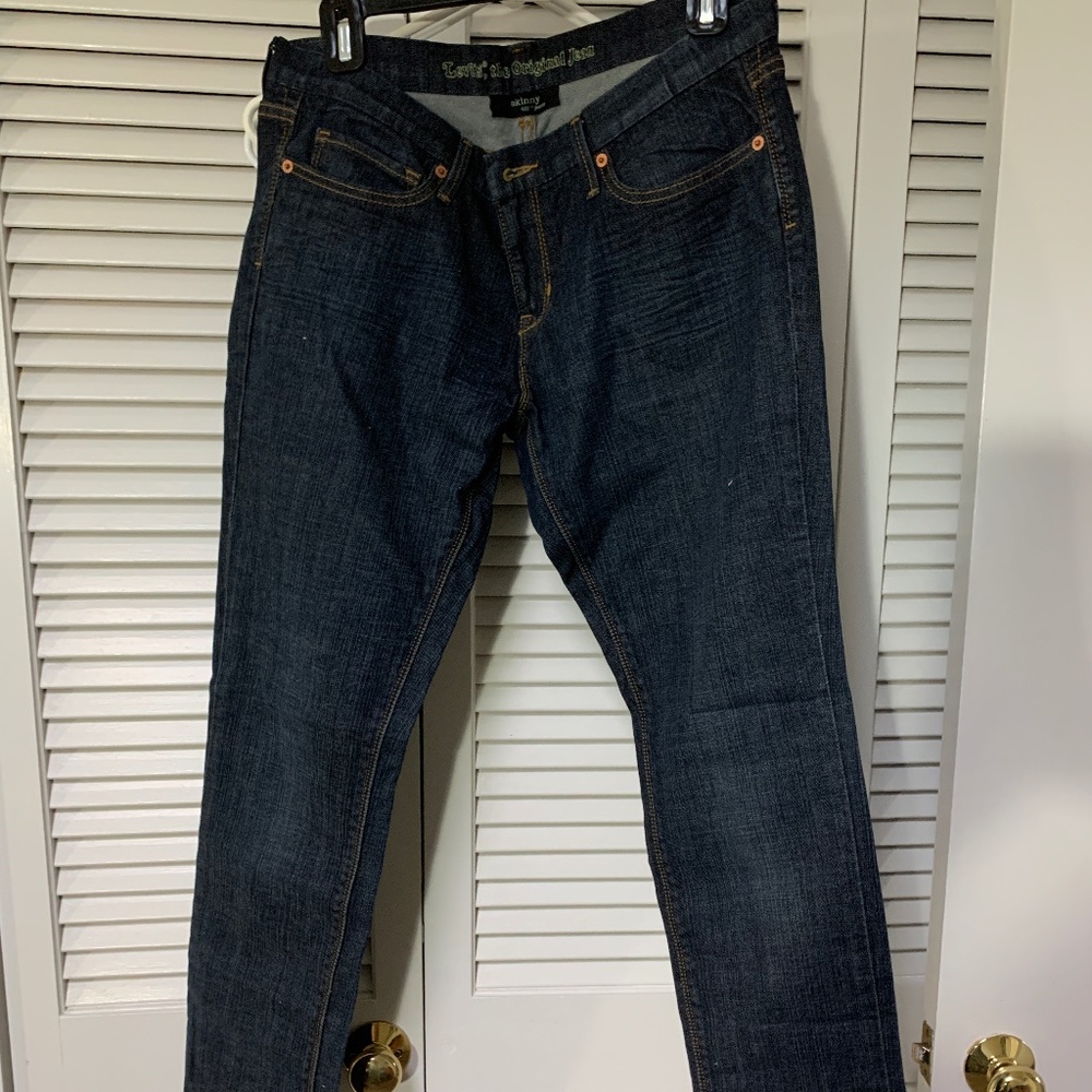 Levi's 421 Skinny Jeans Dark Wash Mid Rise Cotton 11/30 Juniors Fits Smaller